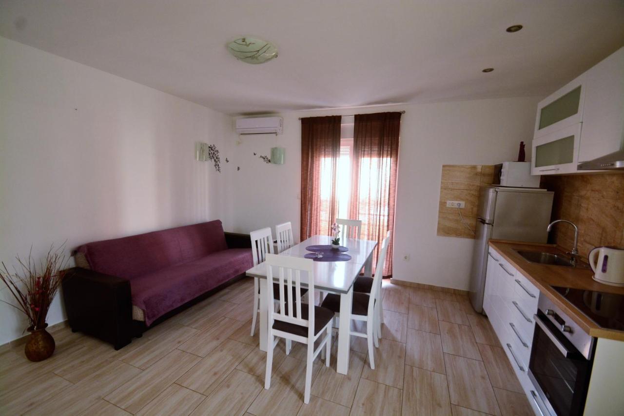 Kala And Tina Apartments Podstrana Exterior foto